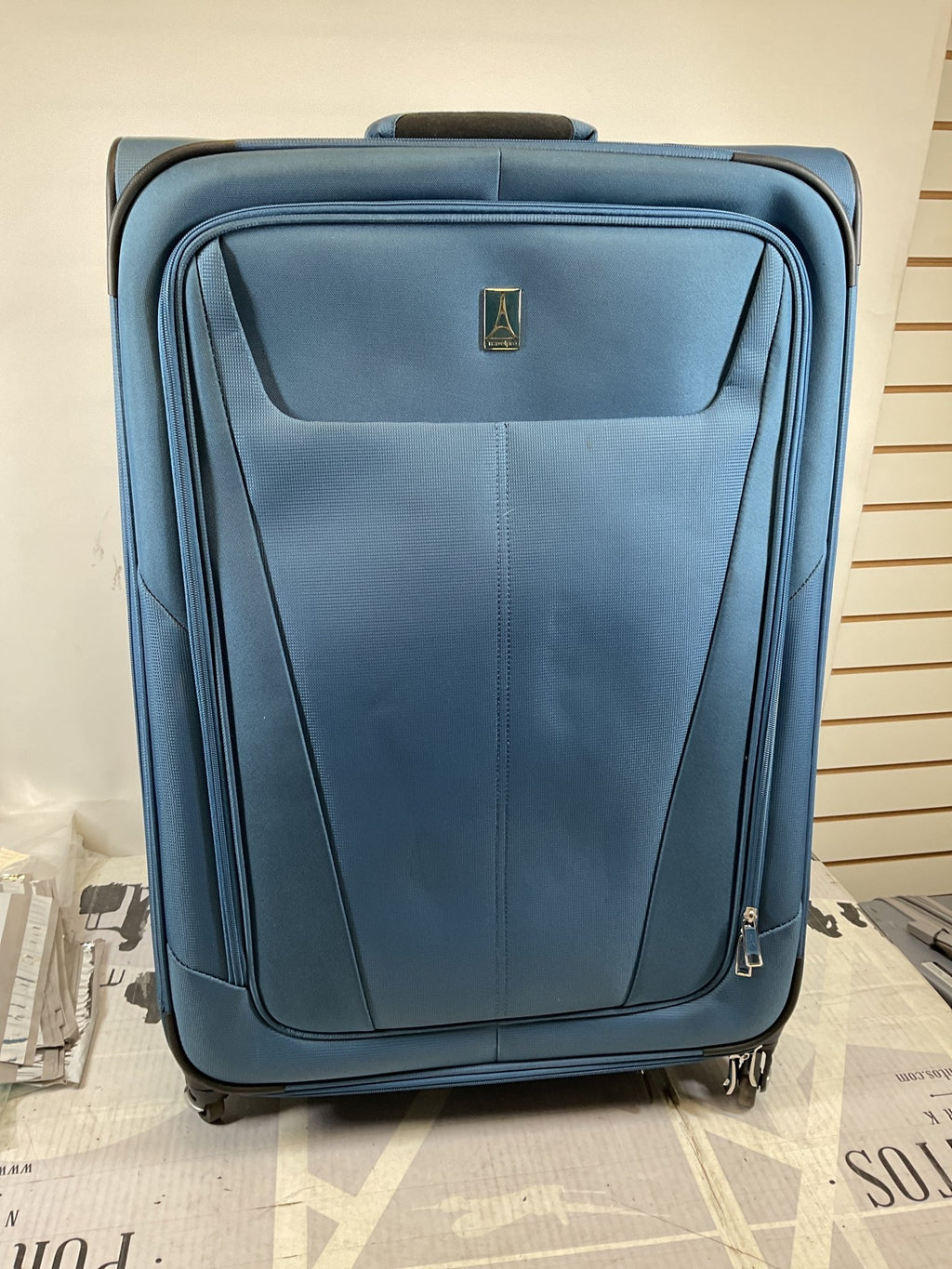 Lightweight Expandable 29" Luggage - Cargo's Cargo